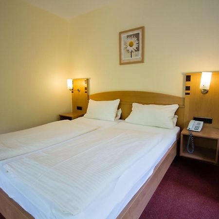 Bb Haus Neugebauer Garni Hotel Geisenheim Luaran gambar