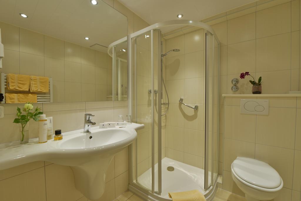 Bb Haus Neugebauer Garni Hotel Geisenheim Luaran gambar